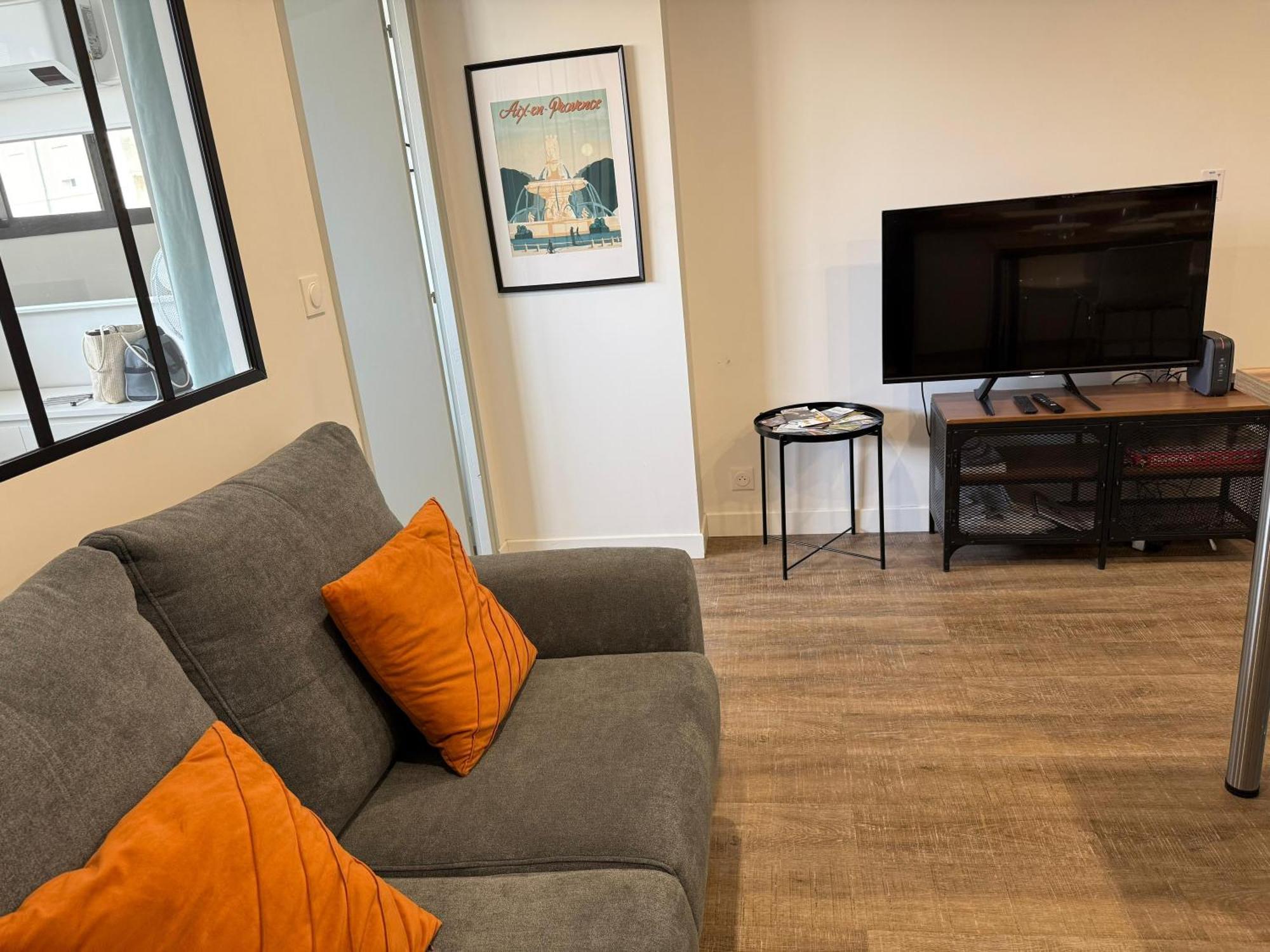 L'Amandier - Joli Appartement T3 Neuf Centre Ville A 2 Pas De La Rotonde Mirabeau Et Des Allees Provencales Aix-en-Provence Kültér fotó